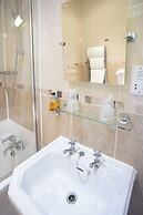 New Holmwood Hotel