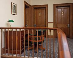 New Holmwood Hotel