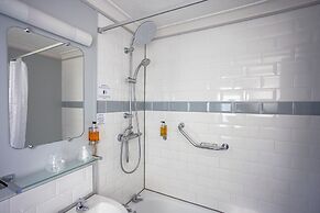 New Holmwood Hotel