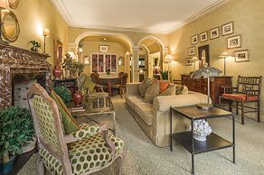 As Janelas Verdes Inn, a Lisbon Heritage Collection