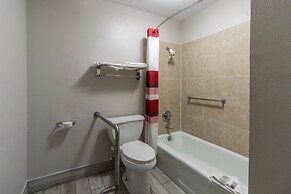 Red Roof Inn & Suites Jackson, TN