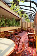 MCM Eleganté Hotel & Suites