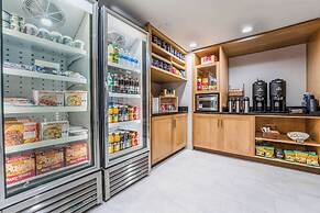 DoubleTree by Hilton South Charlotte Tyvola