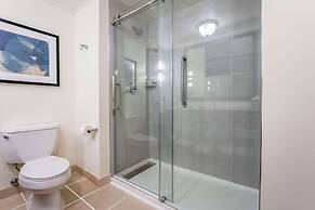 DoubleTree by Hilton South Charlotte Tyvola