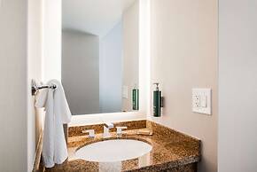 DoubleTree by Hilton Carson