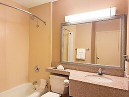 Holiday Inn South Plainfield-Piscataway by IHG