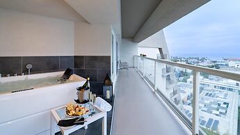 Hyatt Centric Delfina Santa Monica