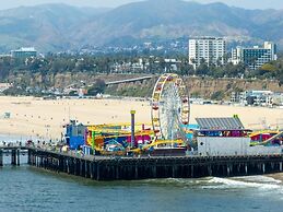 Hyatt Centric Delfina Santa Monica