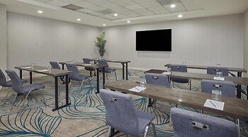 Hyatt Centric Delfina Santa Monica