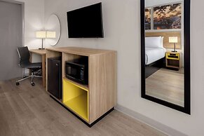 Days Inn by Wyndham Frederick