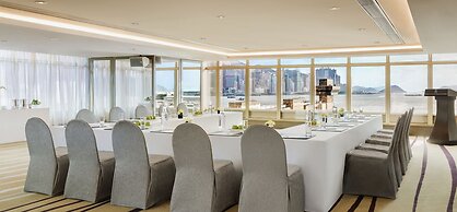 The Royal Pacific Hotel & Towers