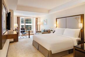 The Royal Pacific Hotel & Towers