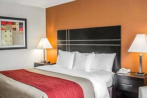 Norwood Inn & Suites North Conference Center