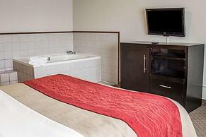 Norwood Inn & Suites North Conference Center