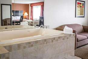 Norwood Inn & Suites North Conference Center