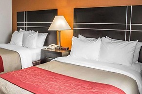 Norwood Inn & Suites North Conference Center