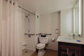 Holiday Inn Express Burlington by IHG