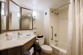 Holiday Inn Express Burlington by IHG