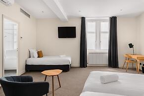 Le Phenix Hotel