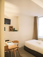 Le Phenix Hotel