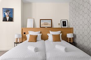 Le Phenix Hotel