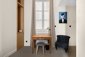 Le Phenix Hotel