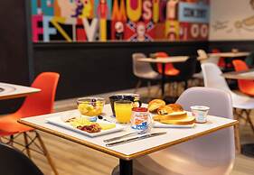 B&B Hotel Orléans Centre Foch