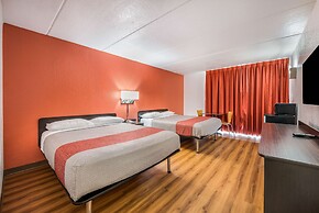 Motel 6 Henderson, TX