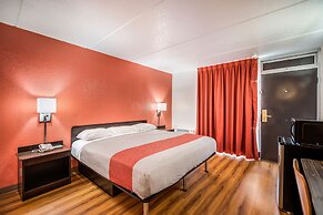 Motel 6 Henderson, TX