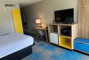 Days Inn by Wyndham Hays