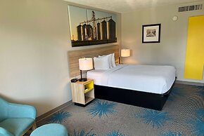 Days Inn by Wyndham Hays