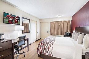 Red Roof Inn Hampton Coliseum & Convention Center