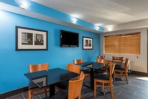 Days Inn by Wyndham Pittsburgh-Harmarville