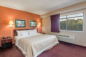 Days Inn by Wyndham Pittsburgh-Harmarville