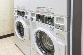 Days Inn by Wyndham Pittsburgh-Harmarville