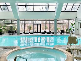 Hilton East Brunswick Hotel & Executive Meeting Center