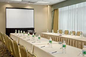 Hilton East Brunswick Hotel & Executive Meeting Center