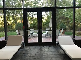 Hilton East Brunswick Hotel & Executive Meeting Center