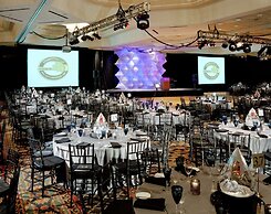 Hilton East Brunswick Hotel & Executive Meeting Center