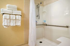 Hilton East Brunswick Hotel & Executive Meeting Center