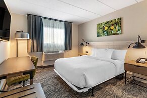 Fairfield by Marriott Inn & Suites Providence Airport Warwick