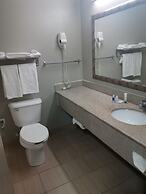 Clarion Pointe Evansville North