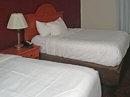 Clarion Pointe Evansville North