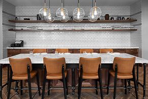 Crowne Plaza Atlanta Perimeter at Ravinia by IHG