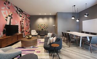 Crowne Plaza Atlanta Perimeter at Ravinia by IHG