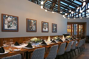 Crowne Plaza Atlanta Perimeter at Ravinia by IHG