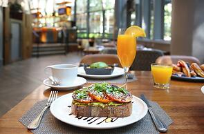 Crowne Plaza Atlanta Perimeter at Ravinia by IHG