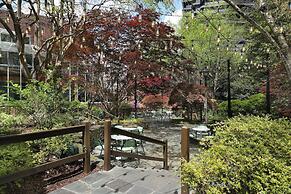 Crowne Plaza Atlanta Perimeter at Ravinia by IHG