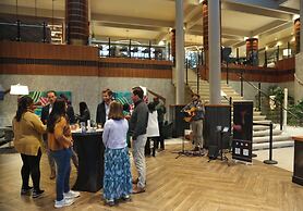 Crowne Plaza Atlanta Perimeter at Ravinia by IHG