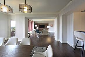 Crowne Plaza Atlanta Perimeter at Ravinia by IHG